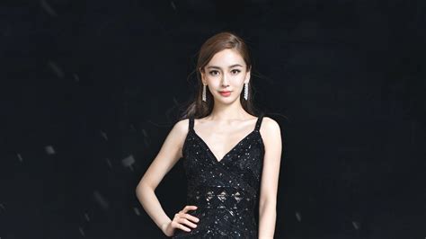 Virtual Angelababy Slays at Dior Show During Shanghai Fashion 